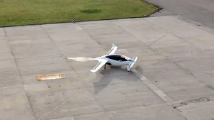 Un taxi zburător, testat cu succes de o firmă din Germania/ Vehiculul va funcţiona după modelul Uber | VIDEO