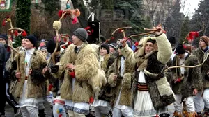 Tradiţii de Crăciun: Obiceiul piţăratului, vechi de pe vremea dacilor, păstrat şi trăit într-un sat din Alba