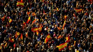 Spania s-a mutat în stradă: peste 100.000 de oameni au protestat faţă de amnistia pentru separatiştii catalani