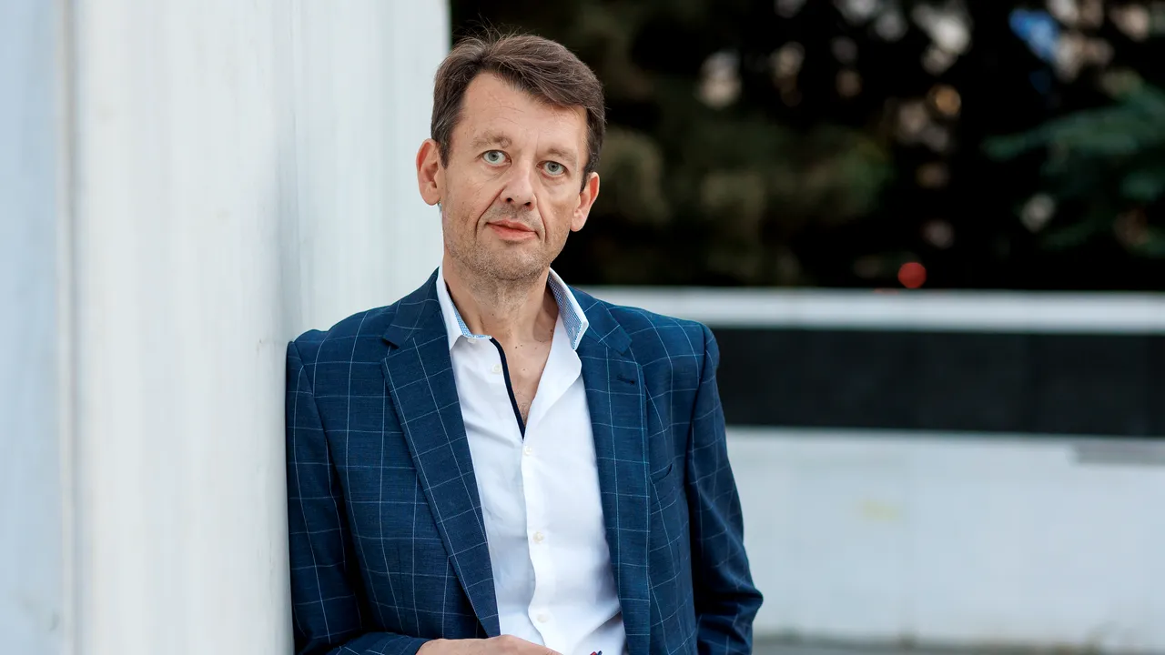 Ovidiu Atanasiu, fondator AmSchool: „Am creat prima şcoală din România care se adaptează la nevoile elevilor prin educaţie personalizată”