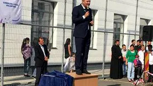 Pandele: M-am urcat cu picioarele pe catedră ca să mă vadă lumea. Aşa mi-a dat mie prin cap