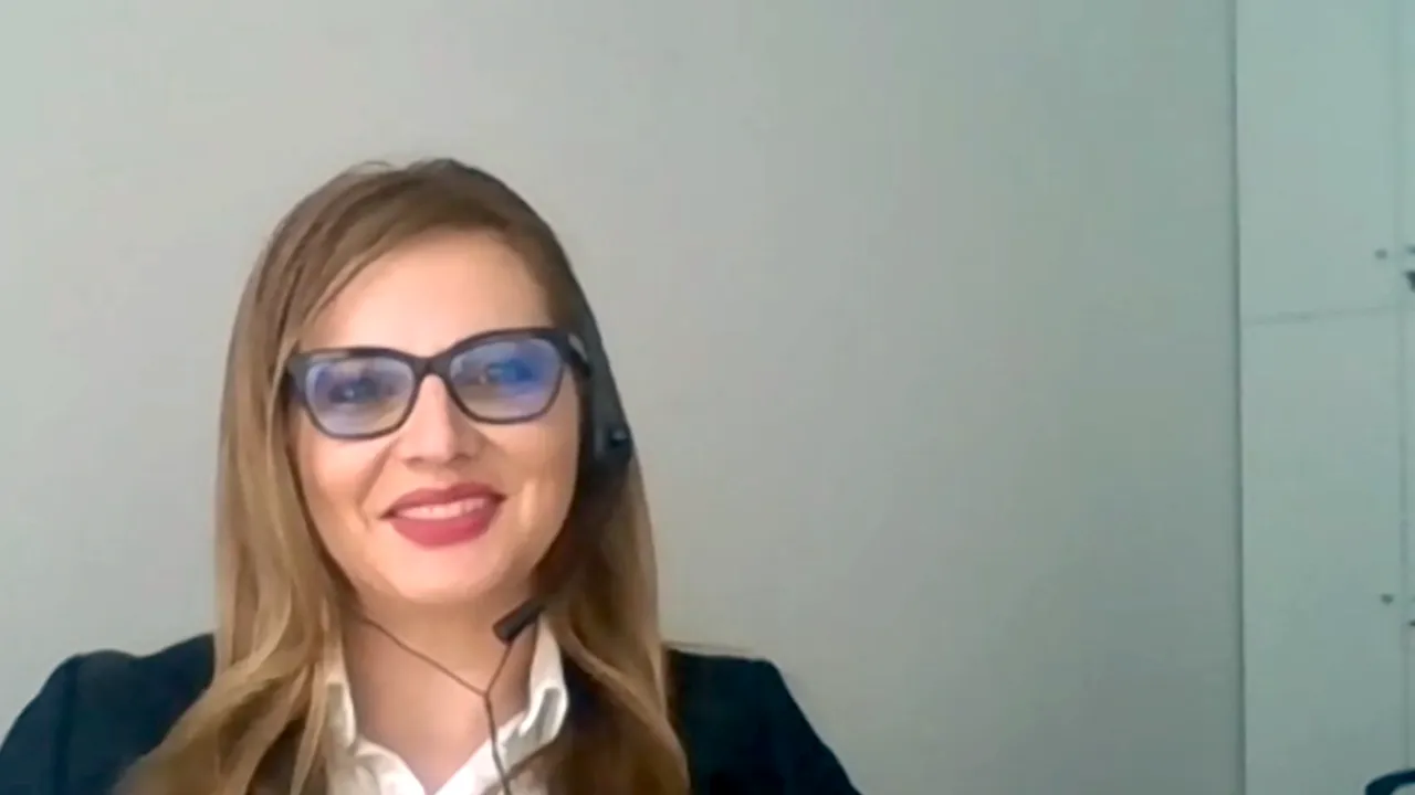 IEŞI PE PLUS, joi, ora 12:00. Cum construim un buget eficient. Adina Călin, director Direcţia „Produse şi servicii bancare” la CEC Bank, despre cum să fim smart cu banii noştri
