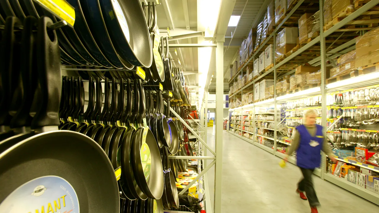 Expert: având 50% din populaţie în rural, magazinele tradiţionale nu vor dispărea