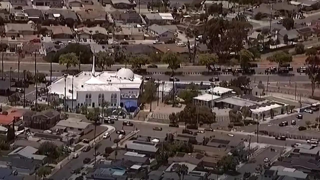 Atac armat la o moschee din San Diego, în SUA: trei morți, suspecții găsiți decedați