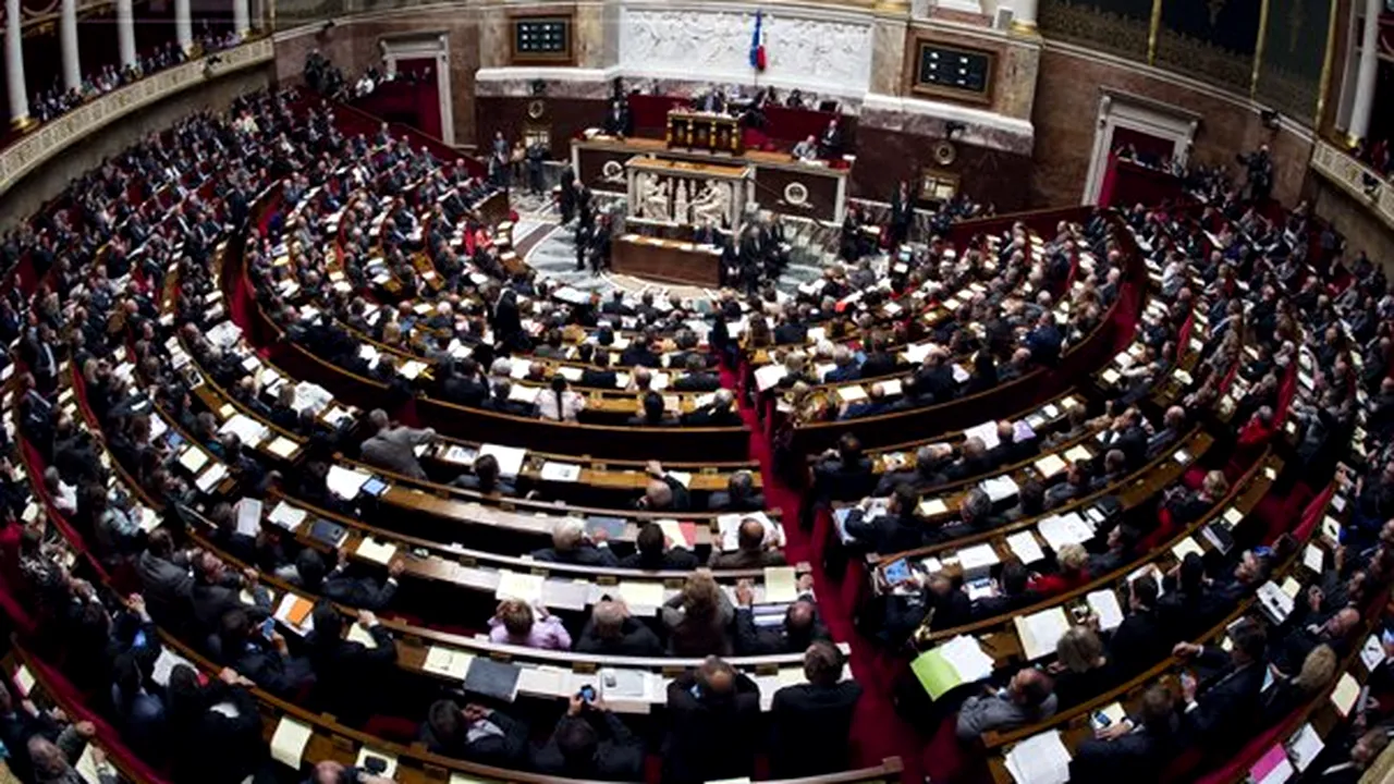 Deputaţii francezi au votat o taxă de 75 la sută pentru veniturile foarte mari