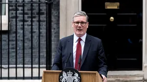 Premierul britanic spune că vizita sa în Irlanda reprezintă un moment de resetare a relaţiilor