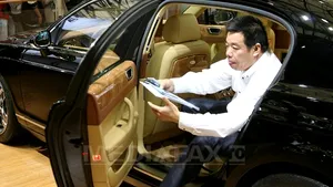 Petre Roman îi invită pe chinezii bogaţi să emigreze în România