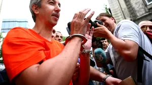 Dan Diaconescu şi Doru Pârv au fost reţinuţi pentru şantaj şi ameninţare - VIDEO