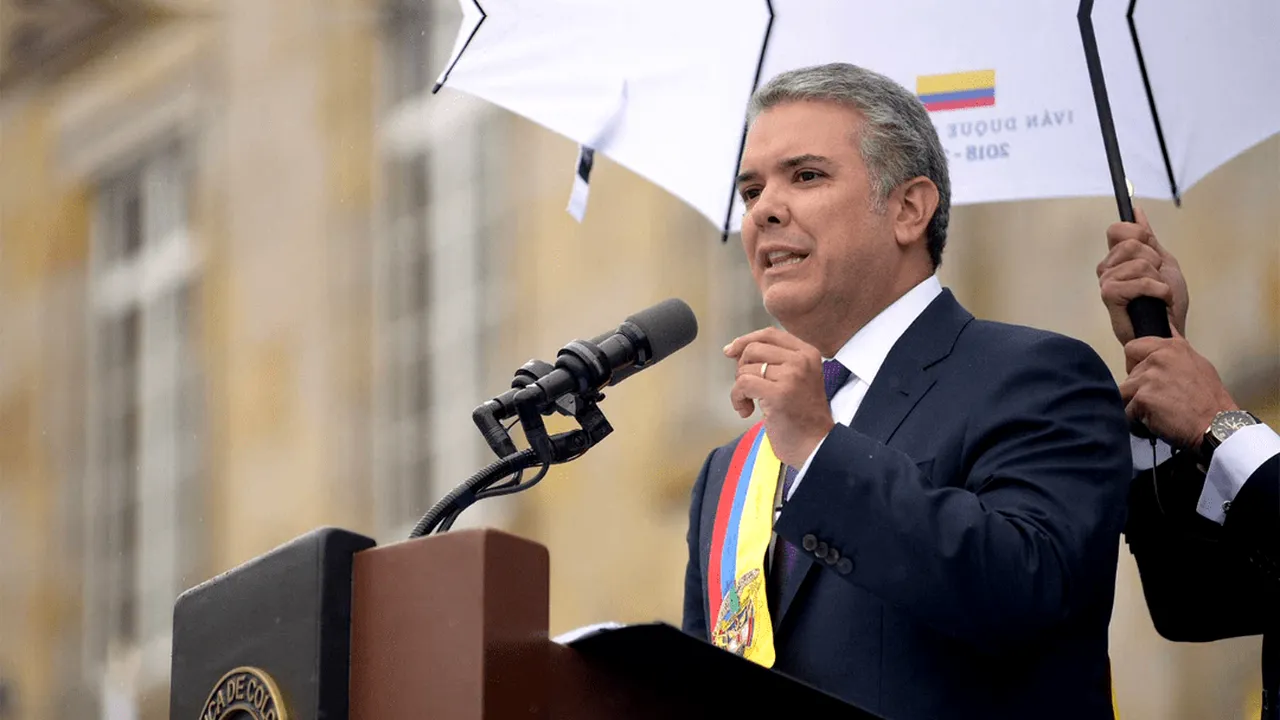 S-a tras cu gloanţe în elicopterul în care se afla Ivan Duque, preşedintele Columbiei