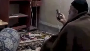 Înregistrări cu Osama ben Laden, publicate de SUA. Teroristul se uita la el însuşi la televizor - VIDEO
