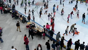 Ce poţi face de Crăciun în Bucureşti: Filme, spectacole, concerte, târguri de sărbători şi program special la patinoare