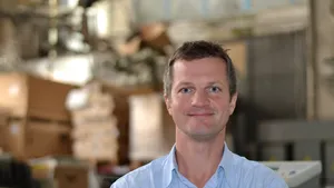 O organizaţie din România angajează refugiaţi ucraineni. Care sunt condiţiile impuse

