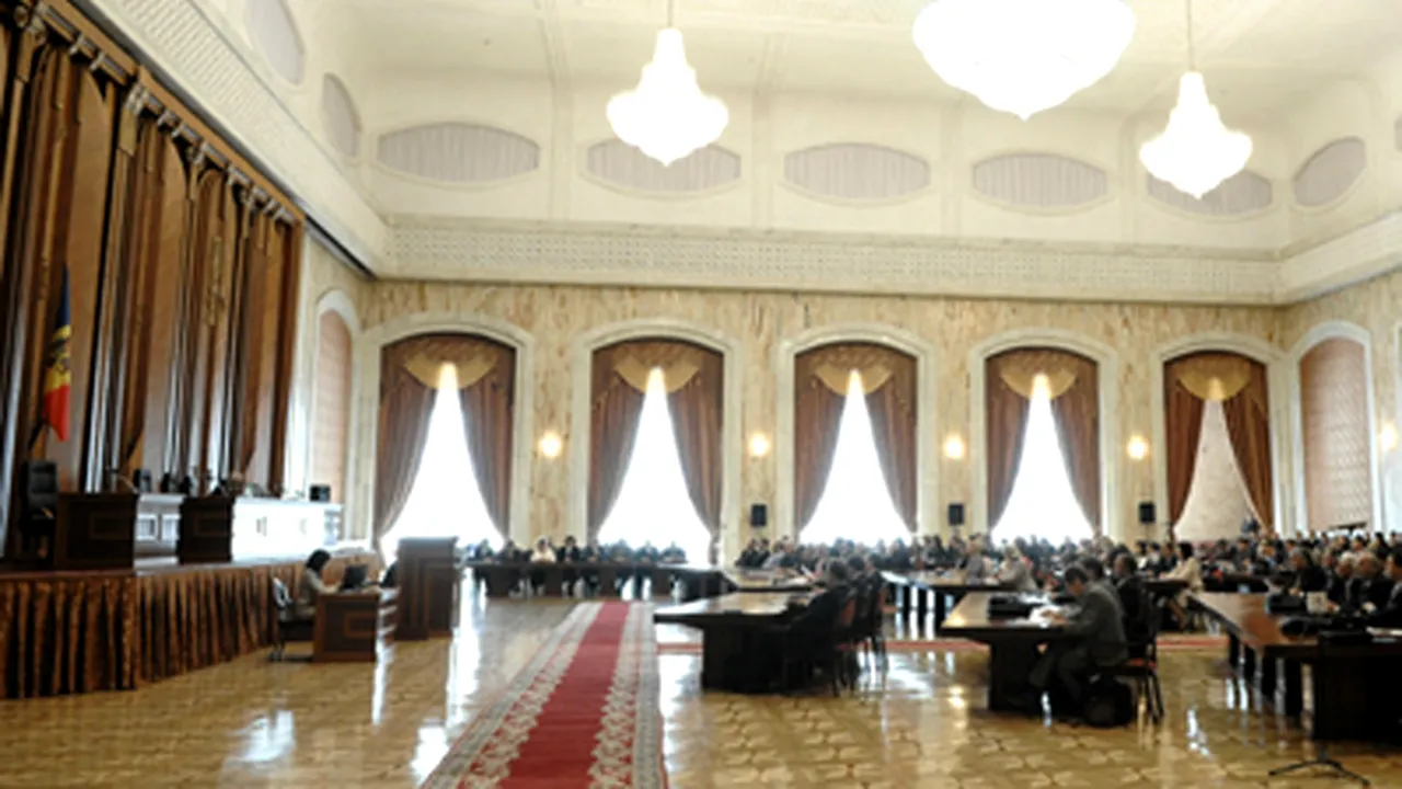 Comisia parlamentară propune amânarea votului pentru desemnarea preşedintelui R. Moldova