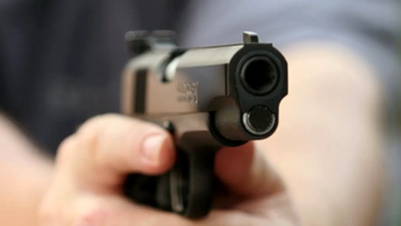 Vâlcea: Patru persoane, rănite într-un conflict în care au fost folosite un pistol, săbii şi cuţite - VIDEO