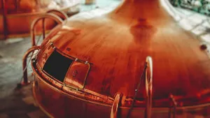 Suprafeţele pe care coronavirusul trăieşte cel mai mult şi metalul care îi „displace”