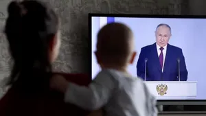 Rusia mai aplică o lovitură Occidentului „decadent”: interzice adopţiile pentru ţările care permit tranziţia de gen