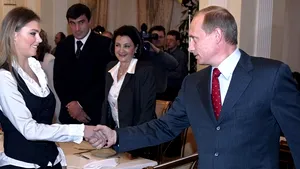 Vladimir Putin ar fi tatăl unei fetiţe născute de Alina Kabaeva într-o clinică elveţiană. REACŢIA Kremlinului