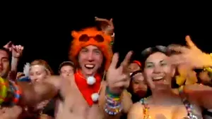 Ce premieră de film a cauzat haos la Los Angeles. Poliţia a tras cu gloanţe oarbe în manifestanţi - VIDEO