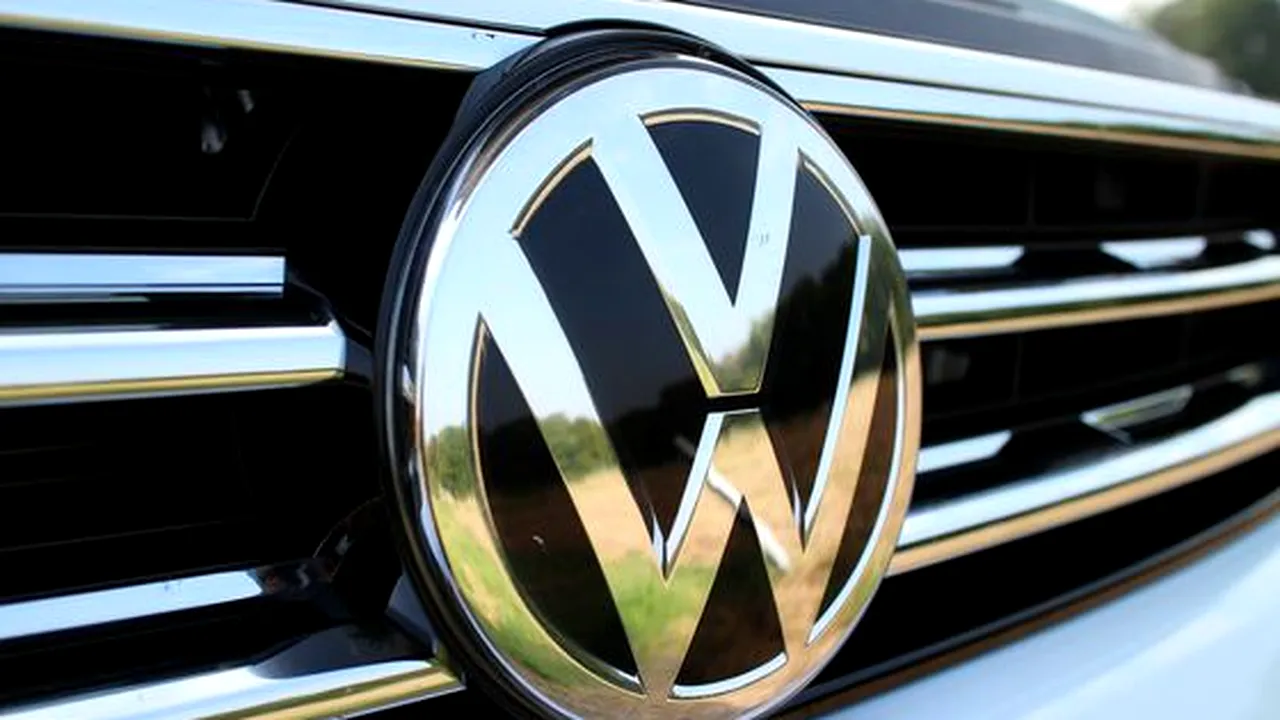 SCANDALUL emisiilor diesel va costa Volkswagen o sumă uriaşă în 2019/ Colosul auto a pierdut deja zeci de miliarde de euro