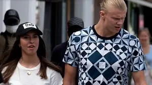 Cine este iubita lui Haaland: Isabel Haugseng Johansen, fostă vânzătoare, s-a mutat cu starul norvegian