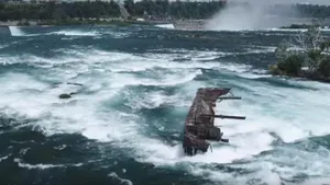 Vasul ”fantomă”, blocat timp de 100 de ani deasupra Cascadei Niagara, a fost luat de ape. VIDEO