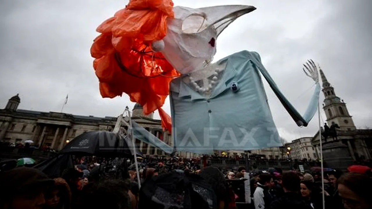 Londra: Sute de contestatari ai lui Margaret Thatcher au sărbătorit decesul acesteia în Trafalgar Square