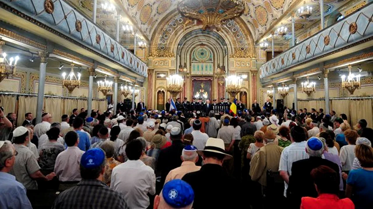 Shimon Peres a participat la o ceremonie religioasă pentru piloţii căzuţi recent în judeţul Braşov