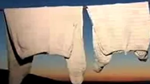 Bordei săpat într-un deal, locuinţa unui bebeluş de două luni