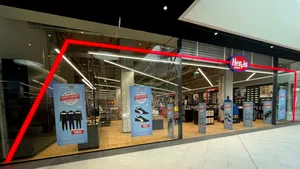 Detaliile din spatele plecării Hervis din România. Oficial din cauza „modei”, neoficial din cauza pierderilor
