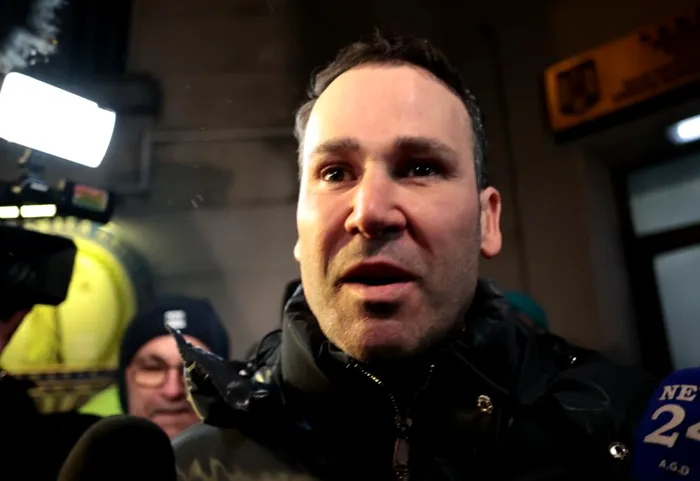 JUSTIȚIE DNA i-a interzis lui Robert Negoiță să mai exercite funcția de Primar al Sectorului 3 pe perioada controlului judiciar. Cauțiunea pe care edilul trebuie să o plătească este de 800.000 de lei