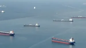 Efectul crizei petrolului în SUA: Depozite plutitoare de combustibil înconjoară California