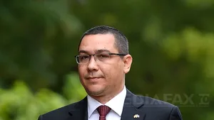 Băsescu a dezvăluit NUMELE OFIŢERULUI ACOPERIT care candidează la Preşedinţie: PONTA a fost ofiţer acoperit SIE între 1997 şi 2001. REACŢIA premierului