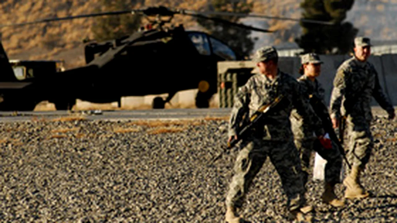 Statele NATO ar putea propune la Bucureşti să trimită noi trupe în Afganistan