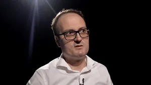 A.Cumpănaşu ameninţă o instituţie universitară „să nu se joace cu imaginea unui candidat la preşedinţie”: Muncesc de la 16 ani