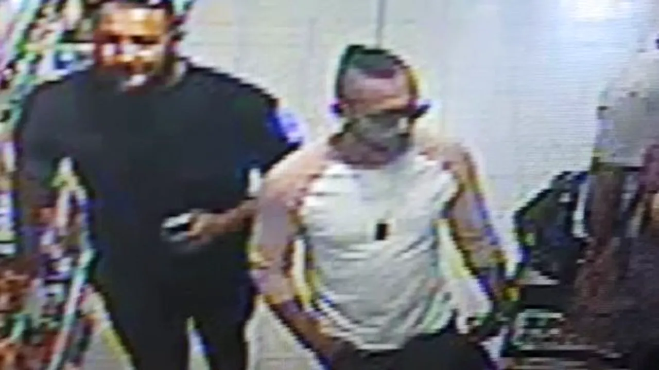Atac cumplit la Londra. Au fost arestate trei persoane suspectate că au atacat cu acid un băieţel de trei ani