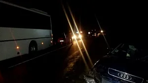 Un autocar cu 40 de persoane la bord, implicat într-un accident rutier în judeţul Timiş
