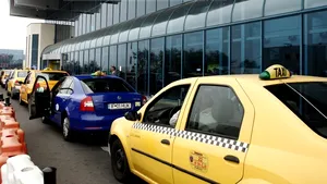 Razie printre taximetriştri în gări şi aeroporturi. Aproape 200 de amenzi în două ore