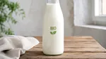 Producția de lapte bio se prăbușește. AUR propune o subvenție de 2 lei pentru fiecare litru produs