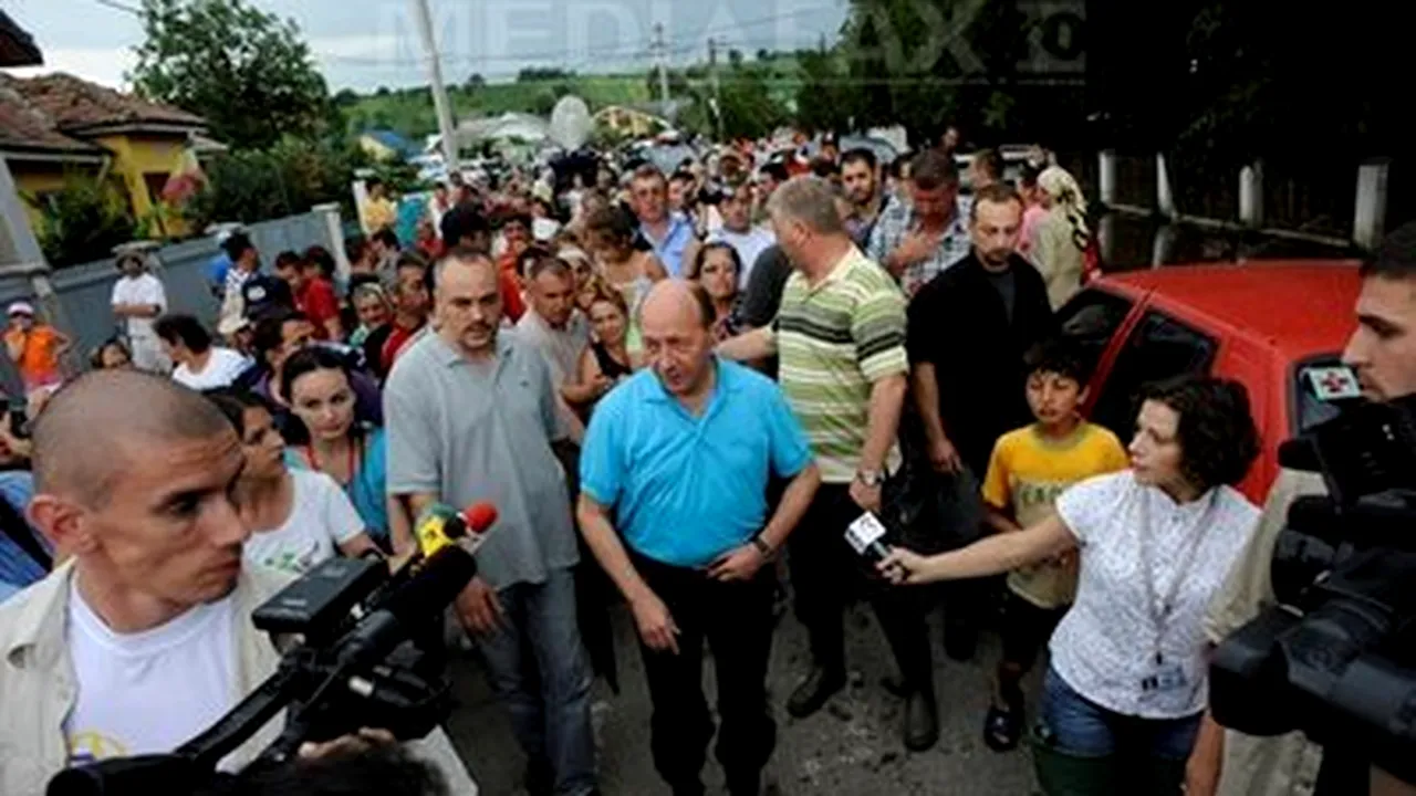 Romanian President Supervises Army Works On Temporary Bridge In NE Romania