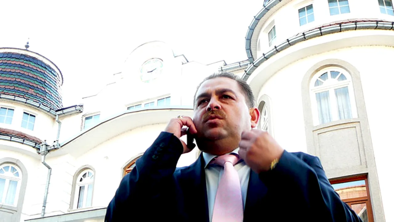 Ninel Potârcă, evacuat dintr-unul din palatele din Târgu Jiu, din cauza unui împrumut neachitat
