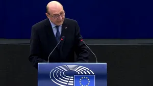 Traian Băsescu, implicat într-o ceartă cu internauţii pe tema vaccinării anti-COVID