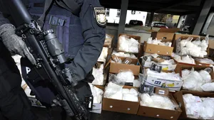 Lovitură dură pentru traficanţii de droguri. Reţea europeană de import de cocaină, dezmembrată