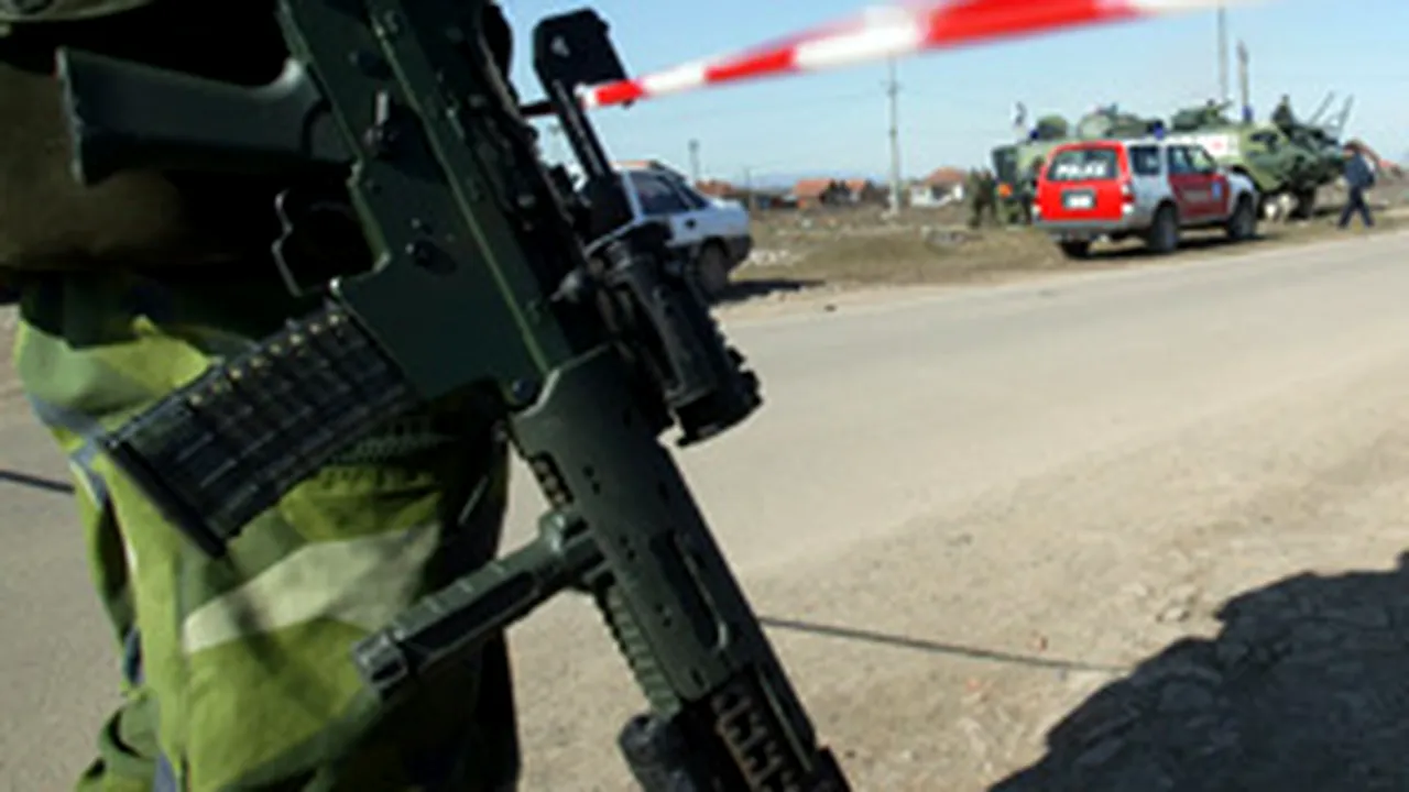 Poliţia ONU abandonează punctele de frontieră incendiate de sârbii din Kosovo