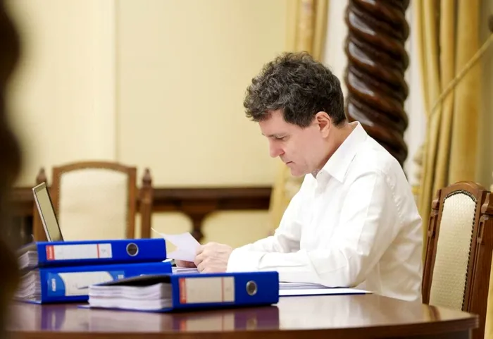POLITIC Nicușor Dan, despre scandalul din Justiție: „Am primit sute de pagini de materiale relevante”. Concluzii luni seara, după consultările cu magistrații la Cotroceni