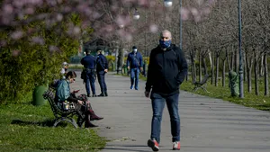 Cîţu spune când scăpăm de mască, în aer liber