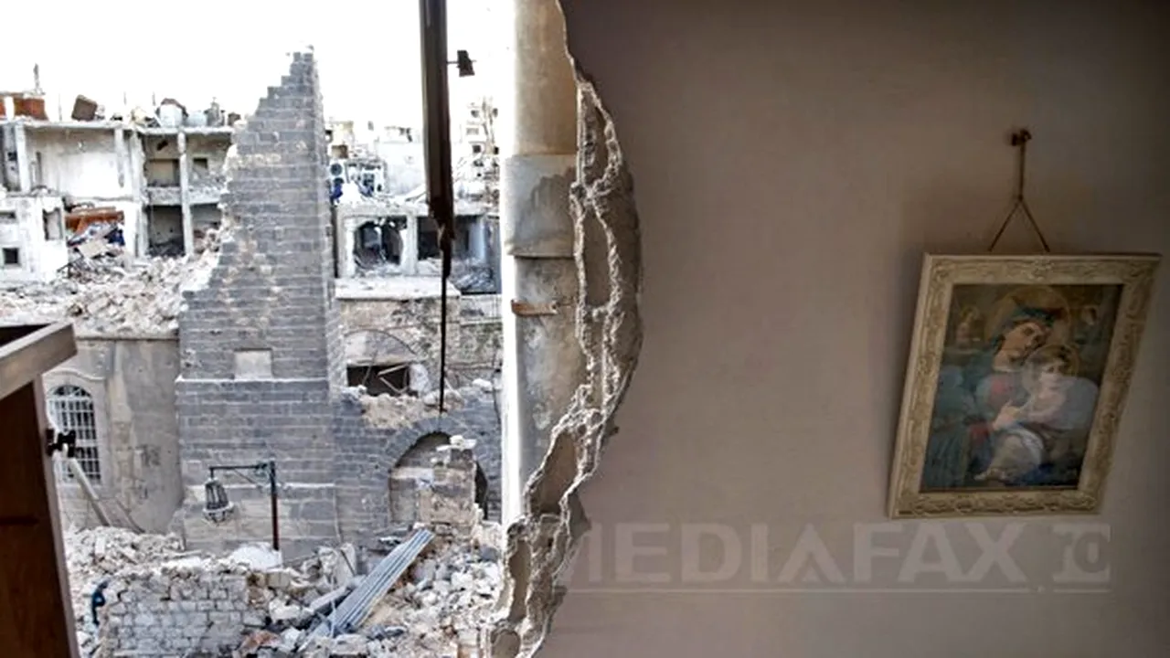 EVACUĂRI în Siria: Primii civili au plecat din cartiere asediate ale oraşului Homs, după mai bine de un an şi jumătate
