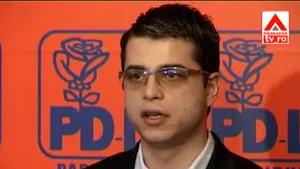 Honorius Prigoană a prezentat un film în care Stroe şi Chiliman apar împărţind cadouri unor elevi