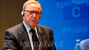 Martens, candidat unic la preşedinţia PPE; la Bucureşti începe selecţia candidatului la şefia CE