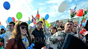 Cel puţin 100.000 de persoane defilează în Piaţa Roşie din Moscova, pentru un 1 Mai patriotic - FOTO, VIDEO