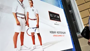 Medvedev şi Putin, în pantaloni scurţi pe străzile din centrul Moscovei